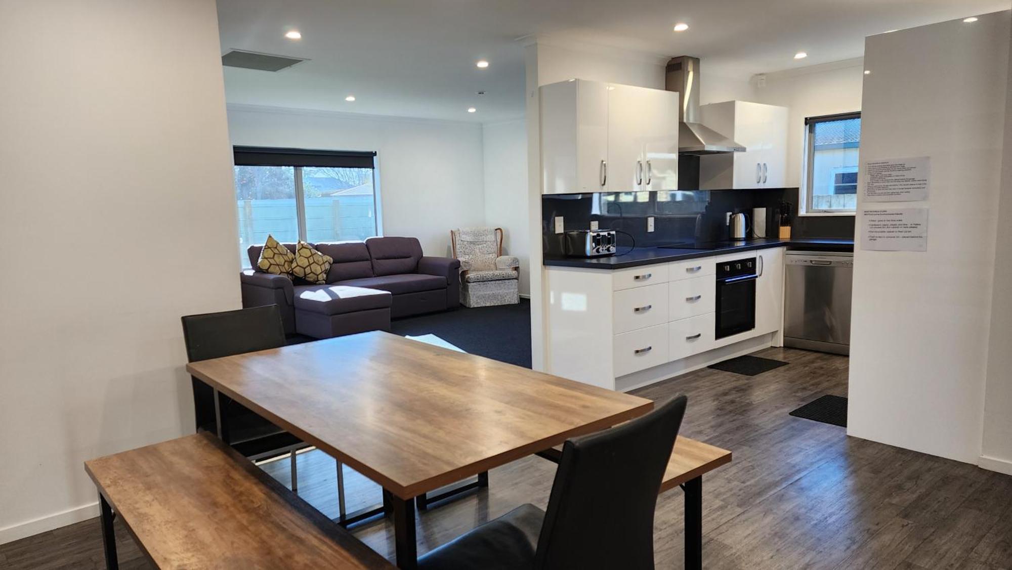 Oaktree Entire Holiday Home, Sleeps 8 To12 Rotorua Exterior foto