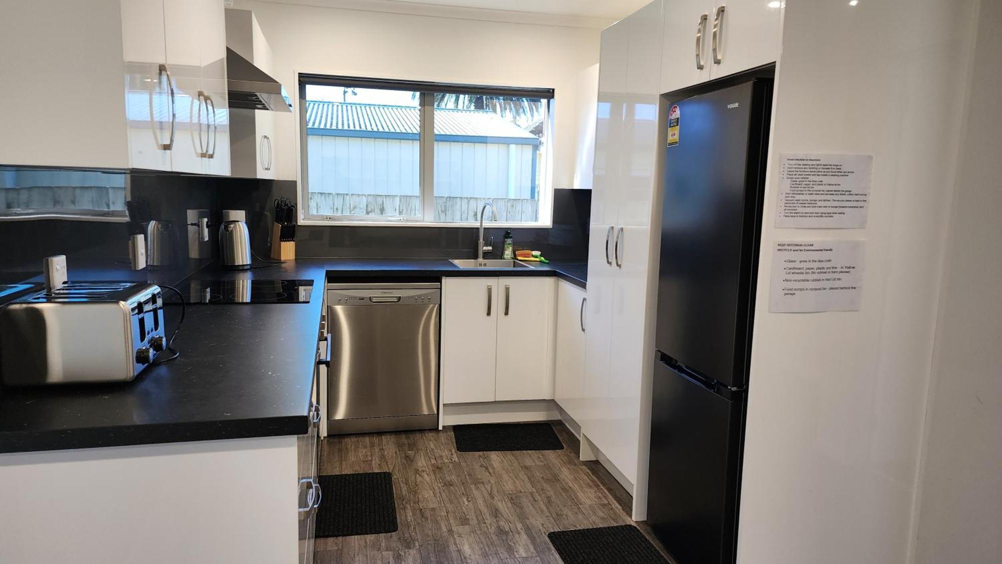 Oaktree Entire Holiday Home, Sleeps 8 To12 Rotorua Exterior foto