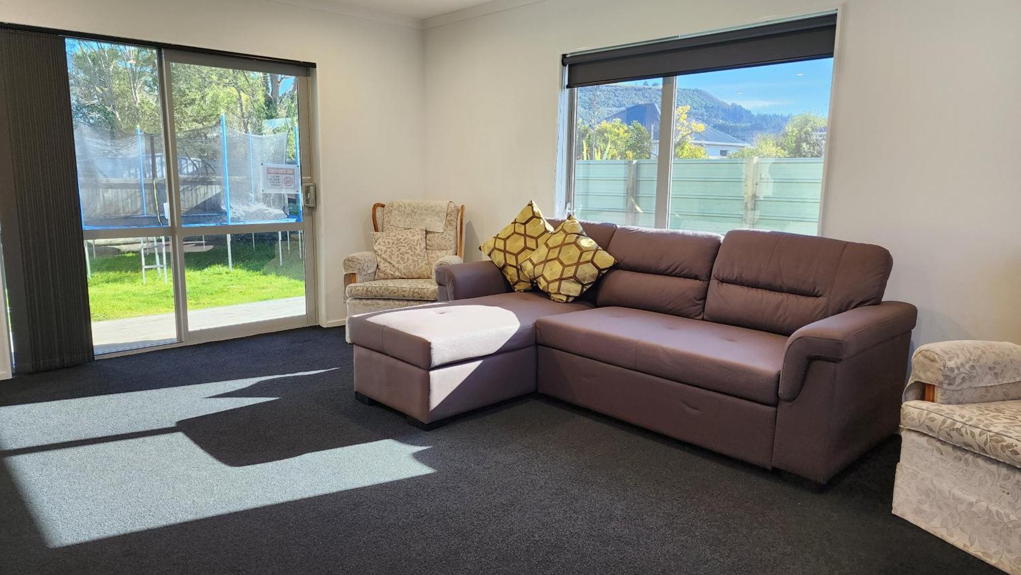 Oaktree Entire Holiday Home, Sleeps 8 To12 Rotorua Exterior foto